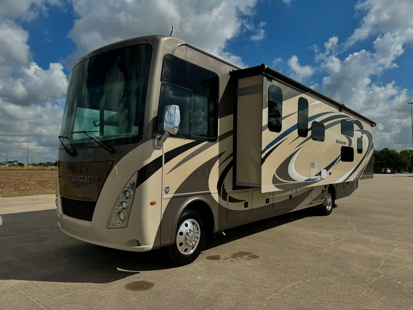 Read more about the article 2018 Thor Windsport 34j